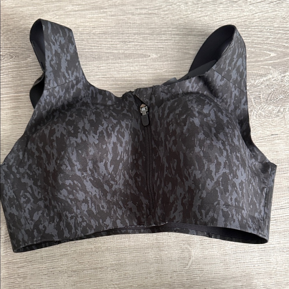 lululemon athletica Black and Gray Patterned Enlite Bra